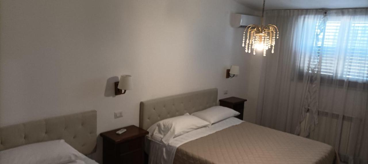 Speedy Guest Rooms - Camere Vicino Aeroporto E Fiera Fiumicino Exterior photo