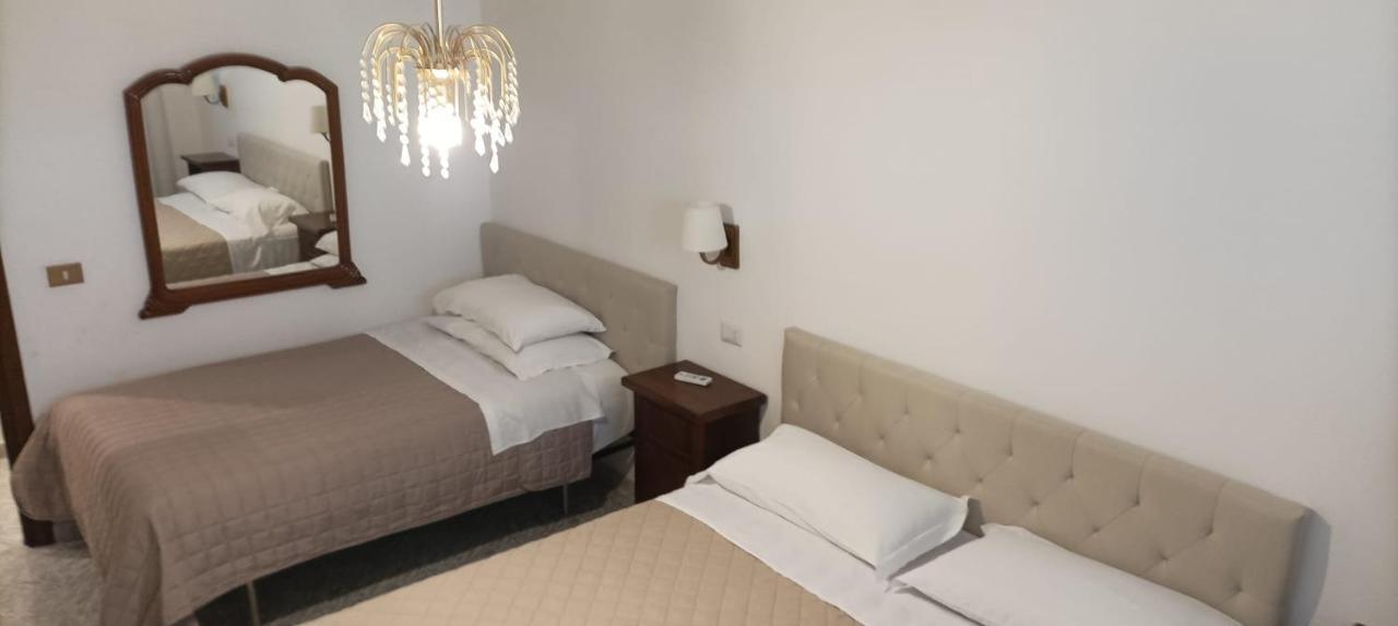 Speedy Guest Rooms - Camere Vicino Aeroporto E Fiera Fiumicino Exterior photo