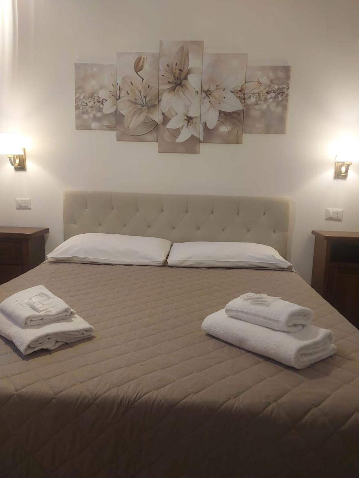 Speedy Guest Rooms - Camere Vicino Aeroporto E Fiera Fiumicino Exterior photo